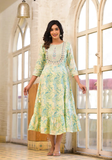 Green Floral Bottom Knee Embroidery Gown