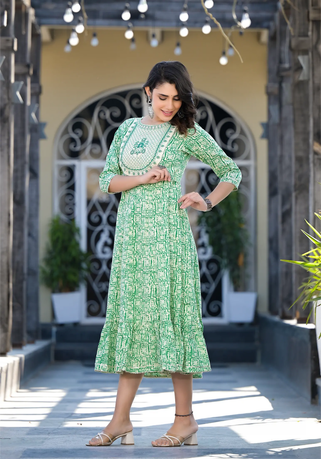 Green Floral Bottom Knee Embroidery Gown