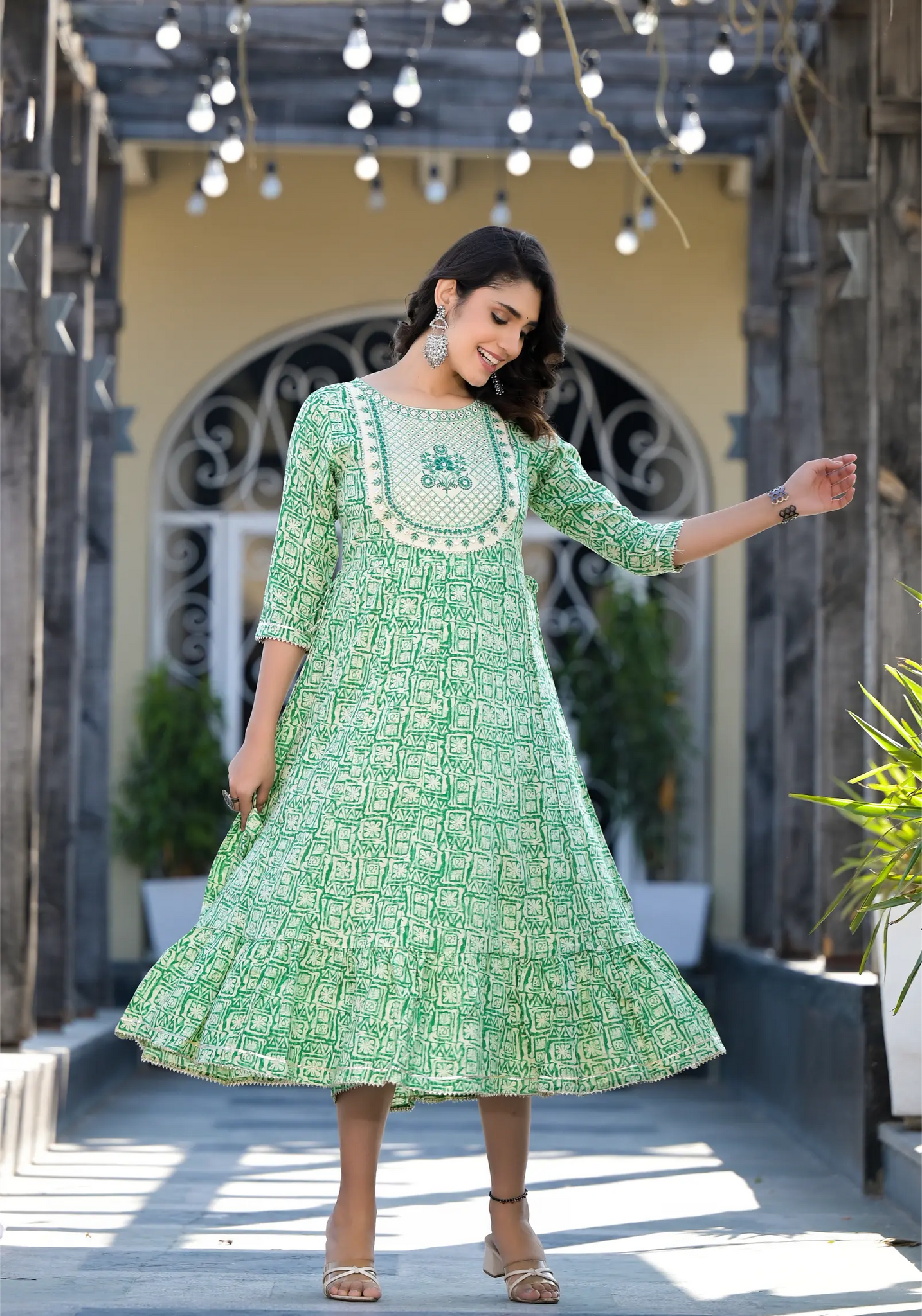 Green Floral Bottom Knee Embroidery Gown