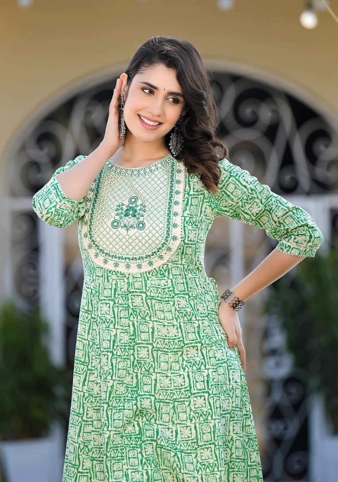 Green Floral Bottom Knee Embroidery Gown