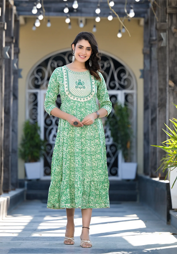 Green Floral Bottom Knee Embroidery Gown