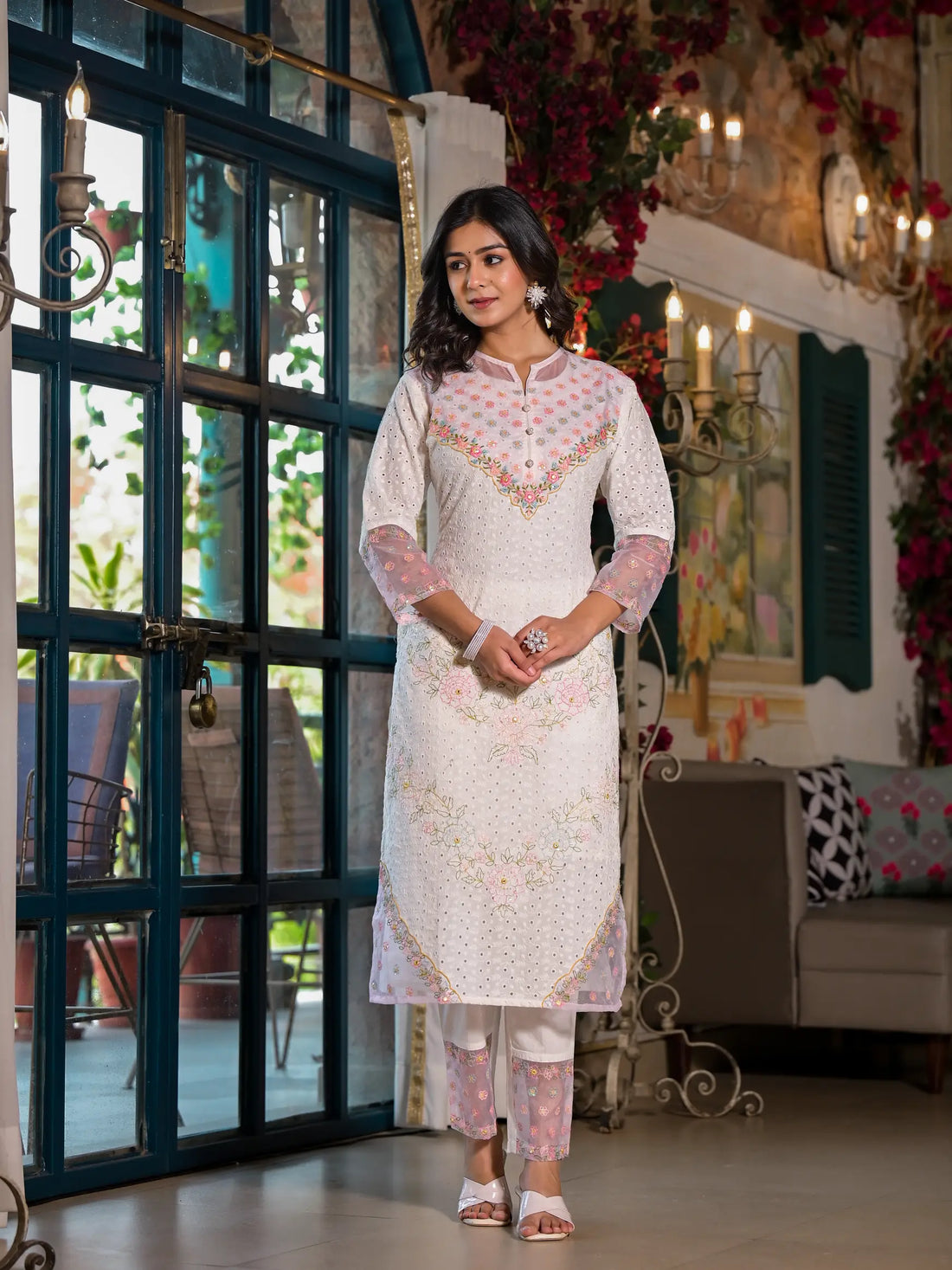 White shifflie Embroidery kurta with deeply detailing (Set of 3)