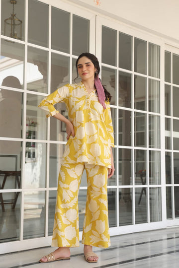 Lemon Finest Cotton And Print Shade Of v Neck Co-Ord Set With Lace Work (Set Of 2)